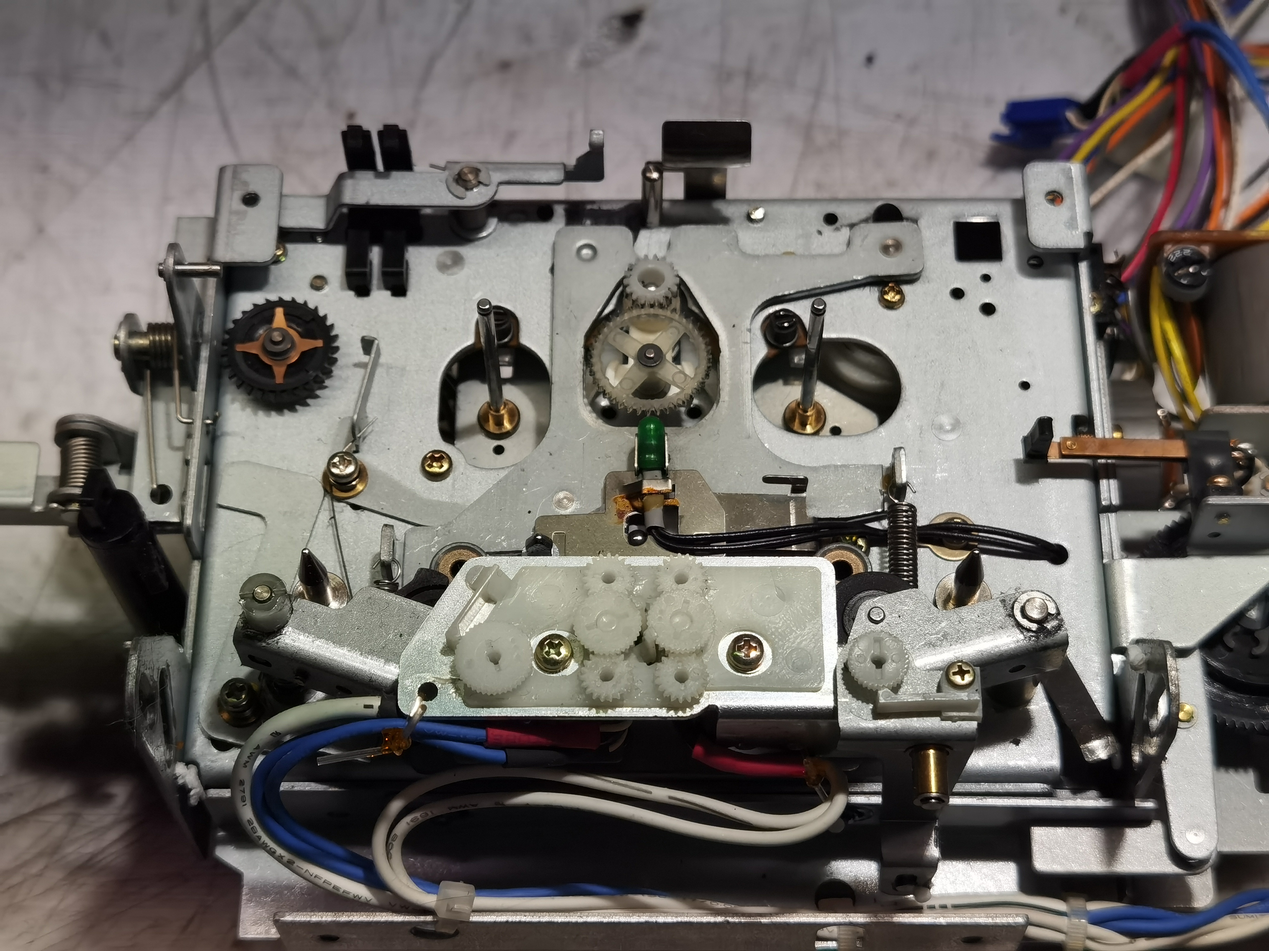 Nakamichi CR-7 - cleaning old grease from mechanism